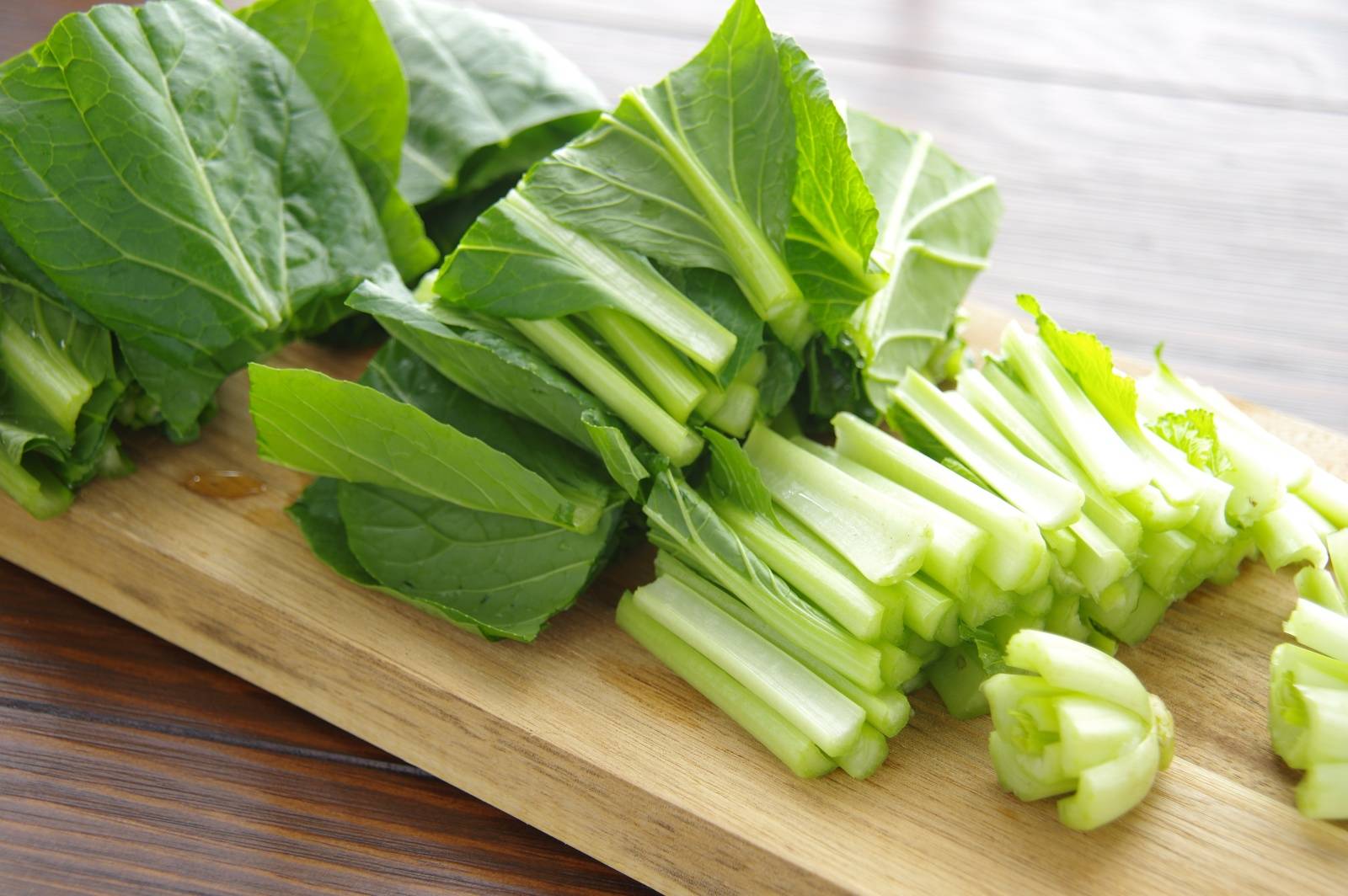 生でヤミツキ♪ 小松菜としらすの花椒サラダ花ぴーのあてレシピ