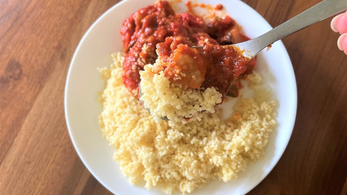 カルディオリジナルのクスクスソースハリッサ風味 151円 税込 100g おすすめ度: 乾燥クスクスに混ぜて、電子レンジで温めるだけでハリッサ 風の美味しいクスクスができるソースです。カルディカルディ購入品カルディおすすめkaldiクスクスクスクスソース