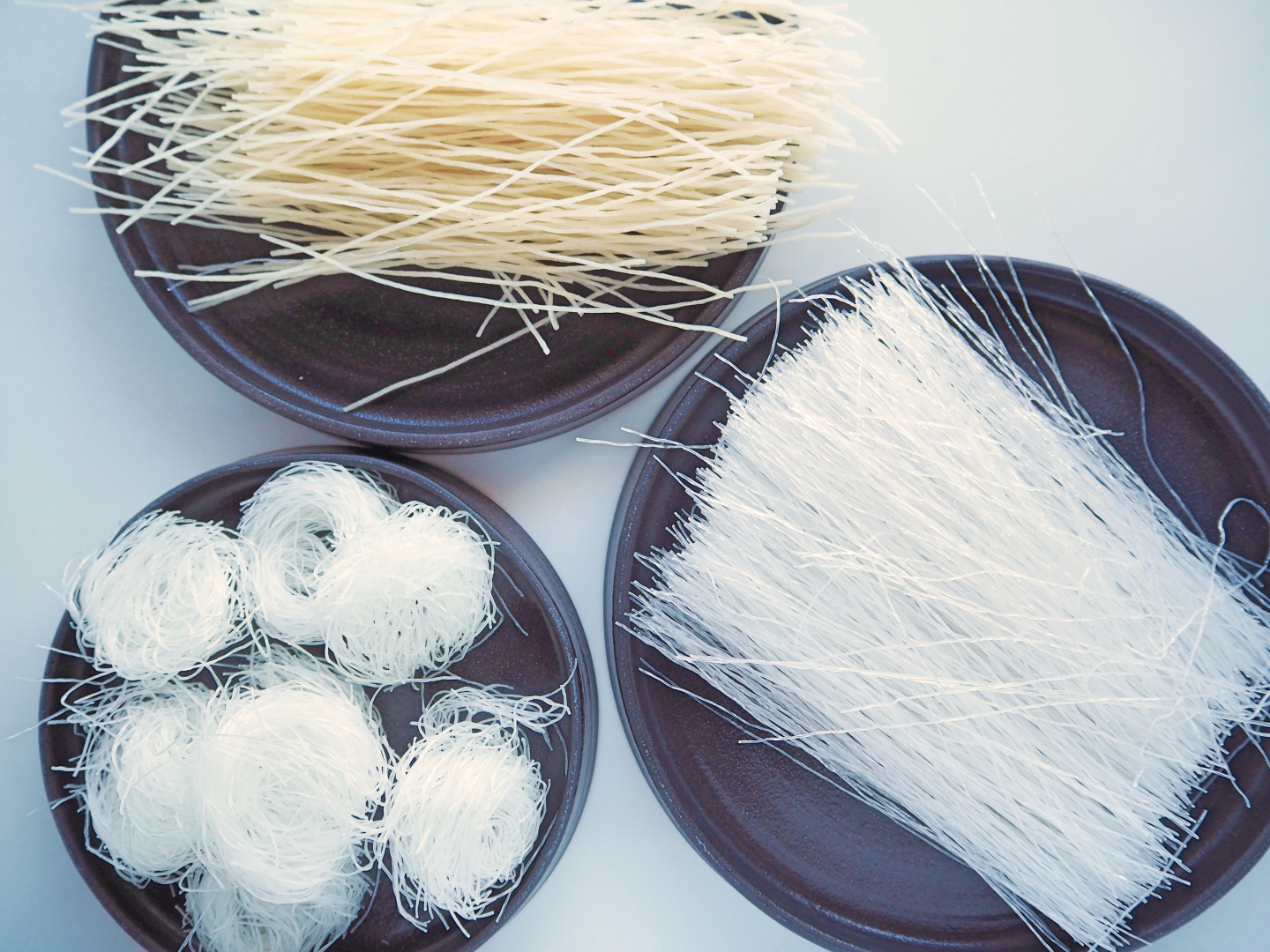 春雨のカロリー、糖質量は？戻し方など基本の扱い方から絶品レシピまで、春雨の基本を解説しますkufura クフラ 小学館公式