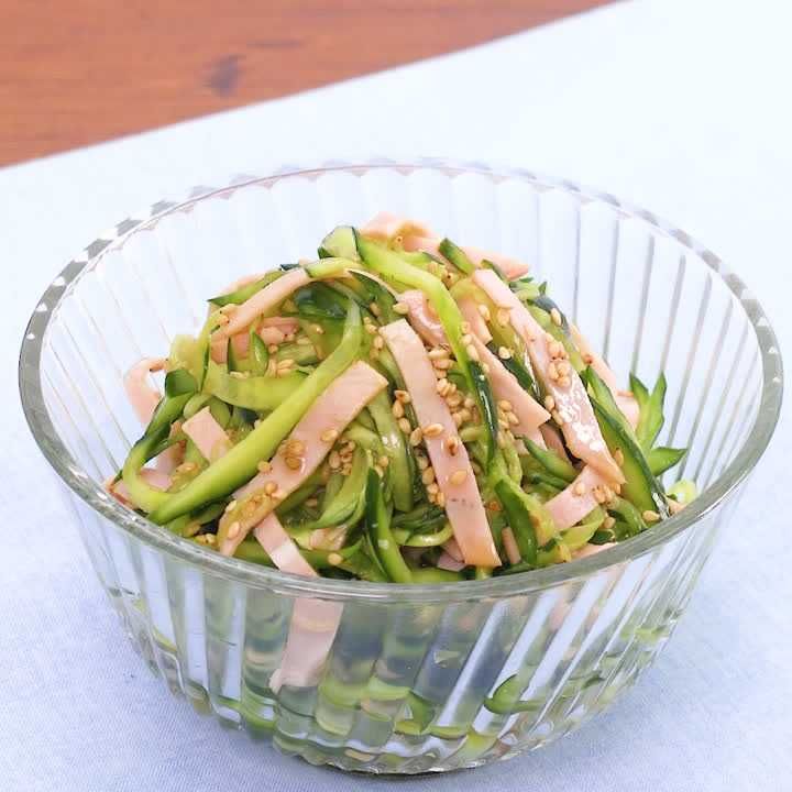 レンジで５分 春キャベツの親子丼 - Shiori's Diner