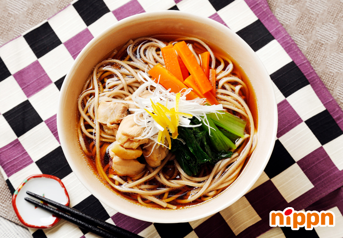 冷やしそばと野菜の天ぷら盛り合わせ