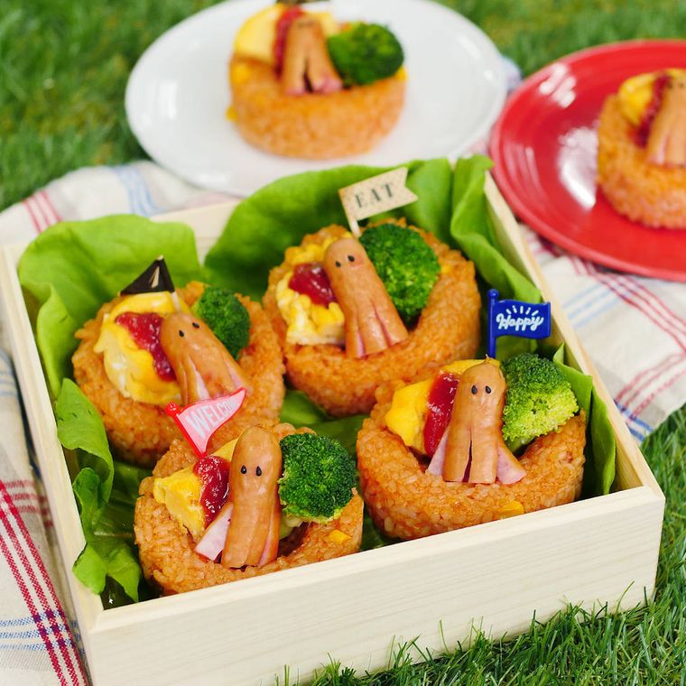 行楽弁当のおかずとおにぎり!お花見やピクニックに映える詰め方も紹介