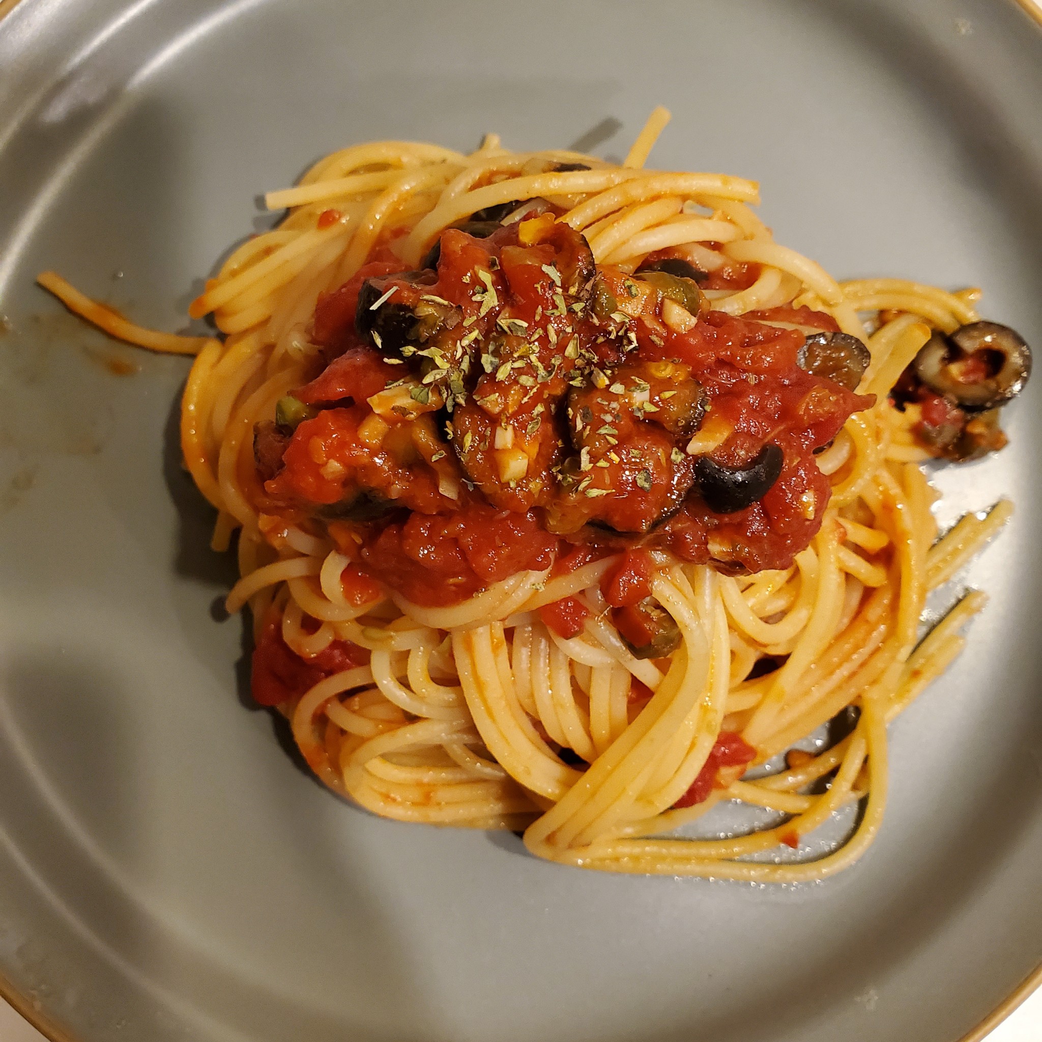 食材名鑑 オリーブの実を使ったパスタ料理 – CAN PASTA