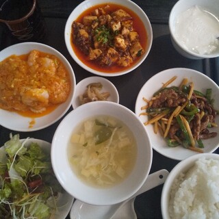 セブン-イレブン 中国四川料理石林監修麻婆豆腐ラーメンの感想・クチコミ・カロリー・値段・価格情報 もぐナビ