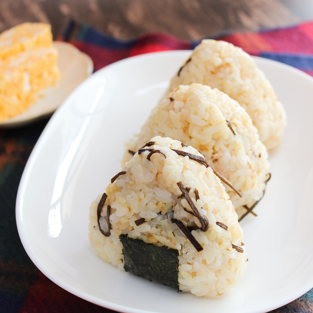 ツナマヨにんじんおにぎり