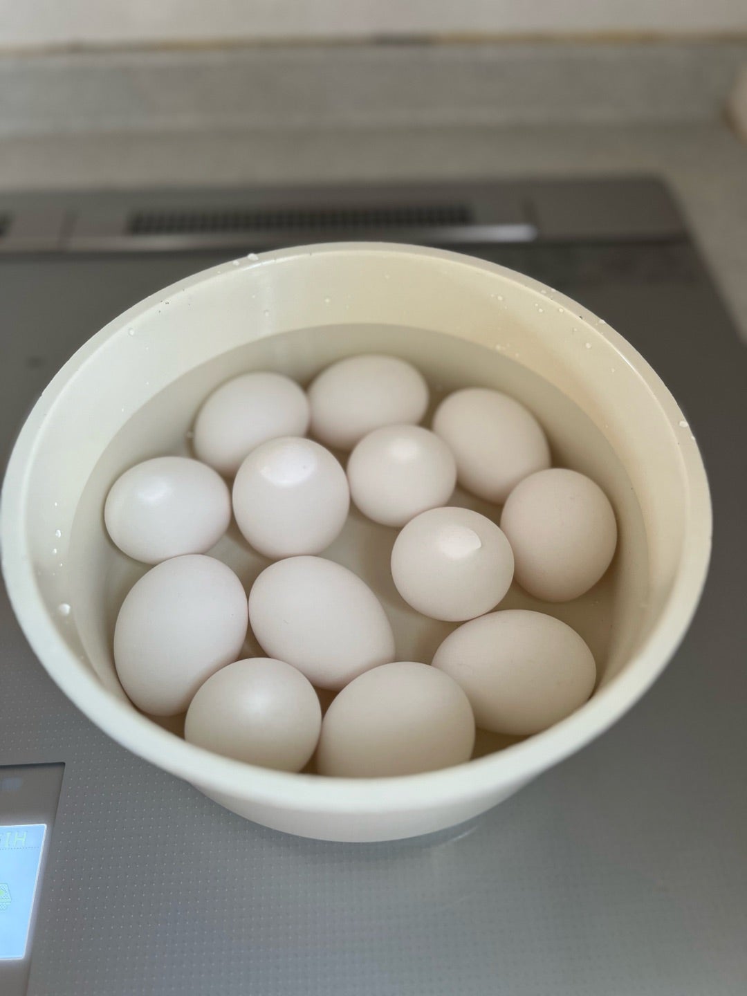 つるんｯ☆キレイにむけるゆで卵♪卵を常温に戻さない編料理のレシピや作り方暮らしニスタ