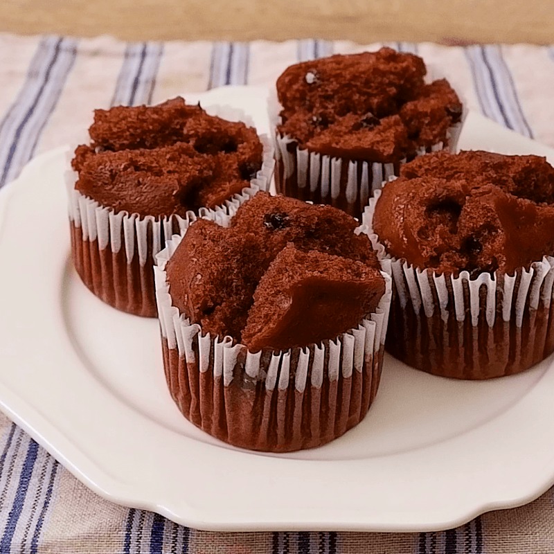 チョコチップ入りココア蒸しパンやのくに純真米粉