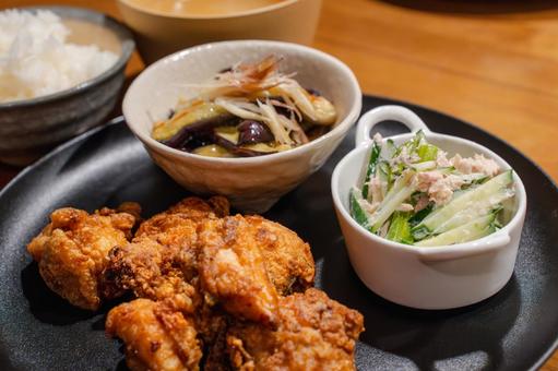 節約レシピ きゅうりとカニカマの塩こんぶかつおマヨサラダ♡からあげビールの毎日おうち居酒屋♡