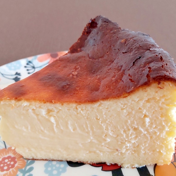 スペイン本場のバスクチーズケーキ