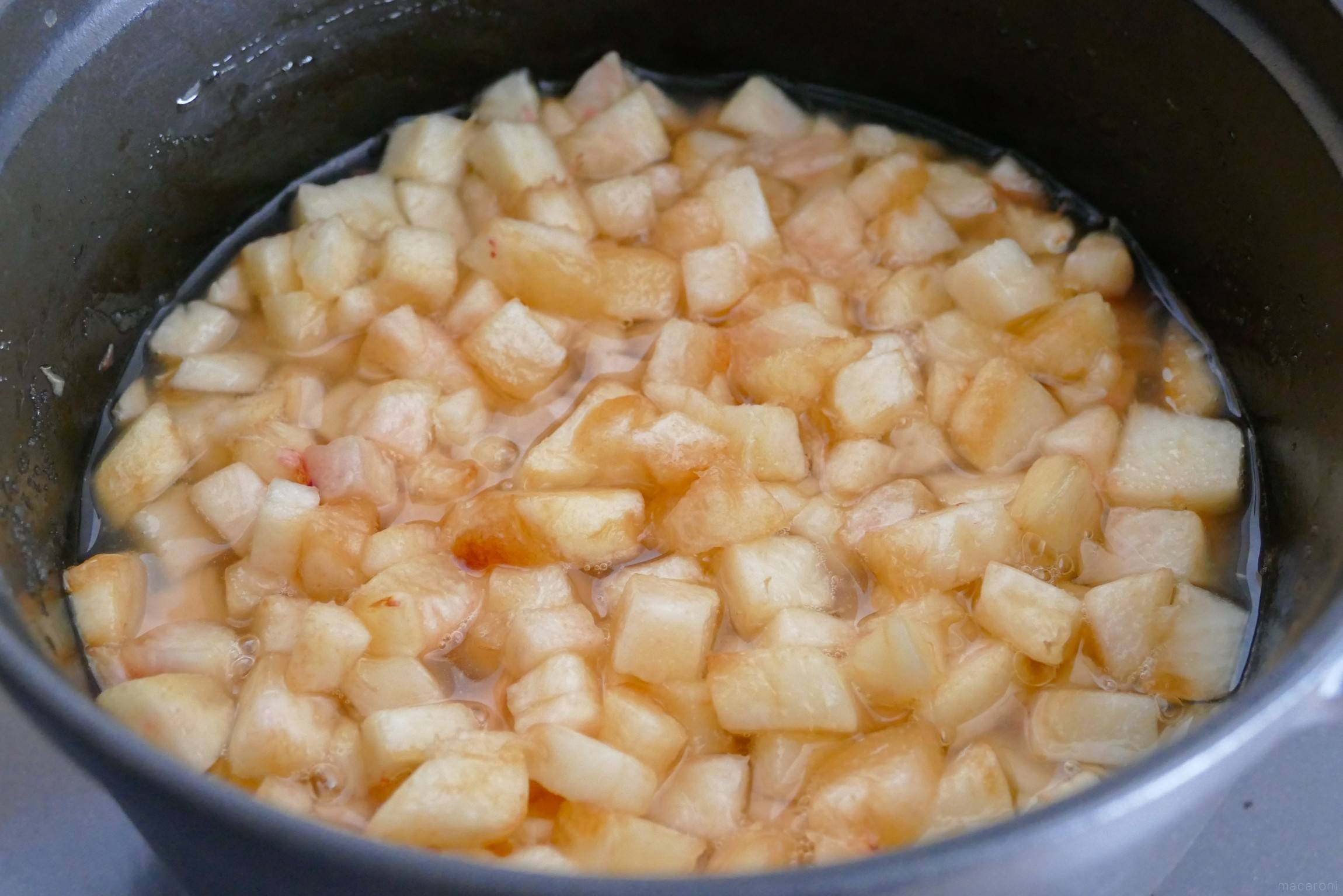 季節の味桃のジャム