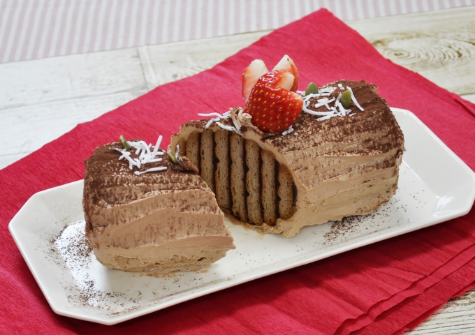 材料3つで簡単♪ ビスケットケーキ