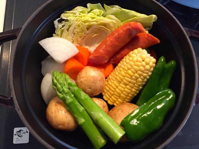 ストウブで蒸し野菜 - STAUBストウブのある日常