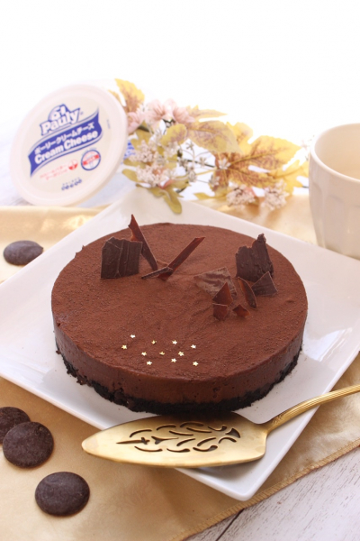 生クリーム不使用！いちごのぷるぷるレアチーズケーキ！混ぜて冷やすだけ