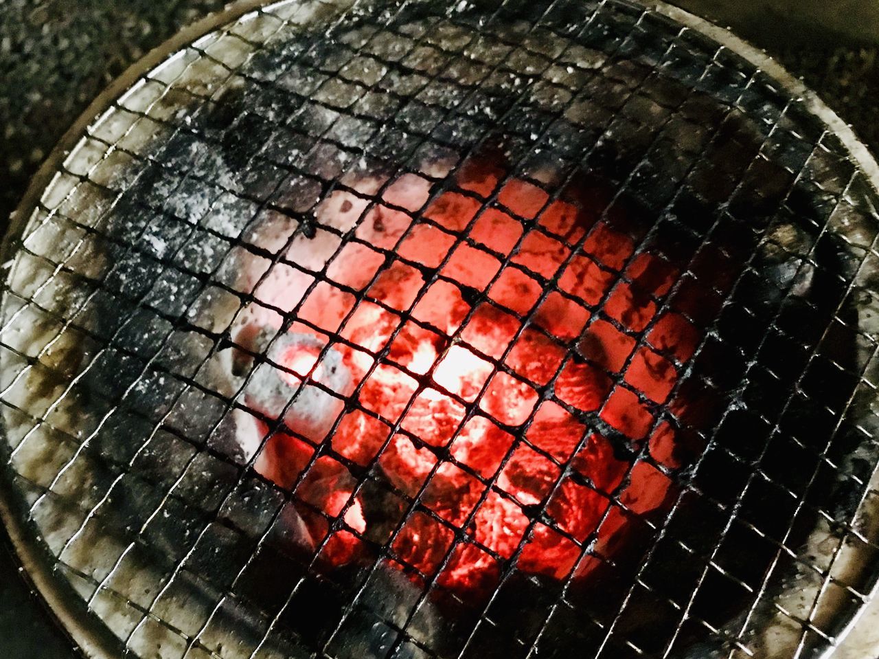 基本の七輪の使い方！庭で普段使いしてる私が特徴を捉えつつ紹介 - リスの評判