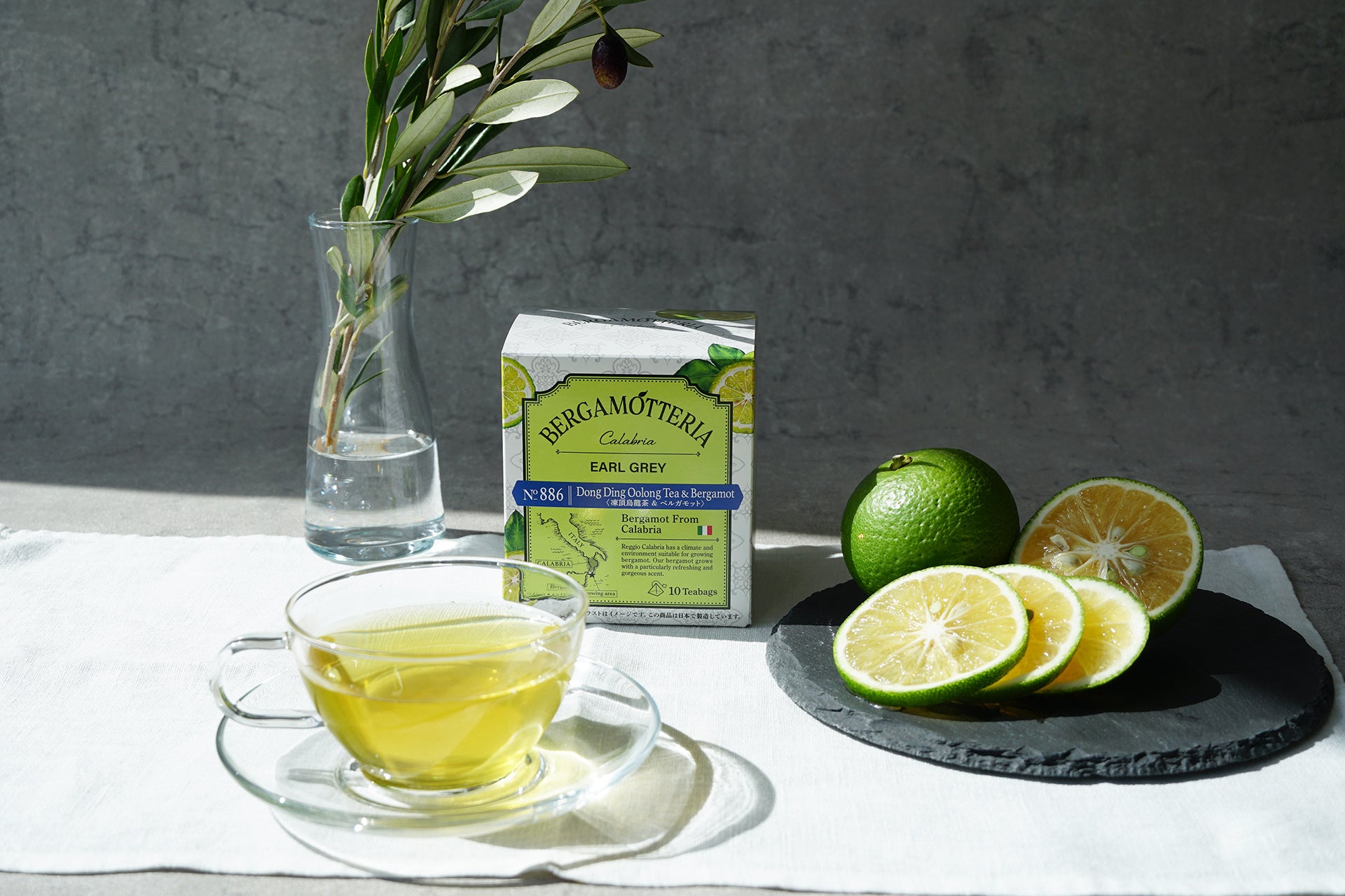 ベルガモットの花言葉は「火のような恋」。名前の由来もFLOWERかわいい花束を 送料無料 でお届け！毎日お得なオンラインのお花屋さん