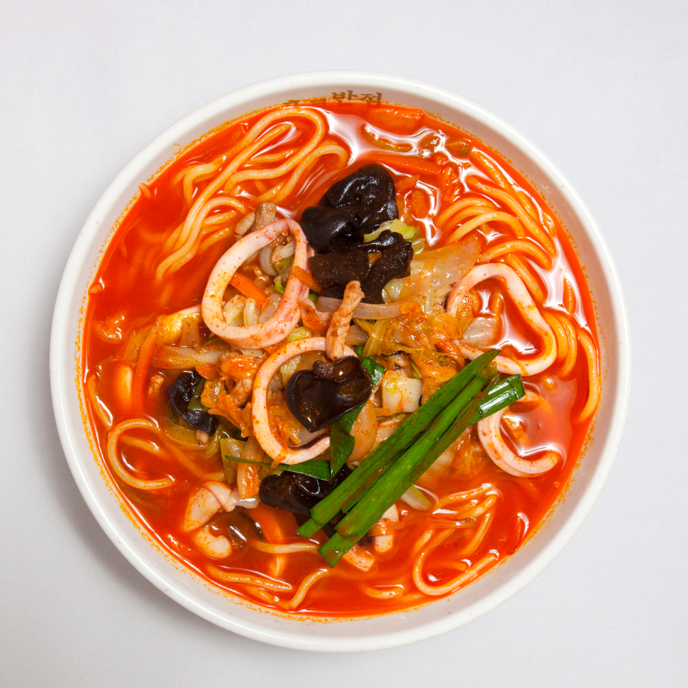 何個見たことある？今回は、韓国ドラマでよく見る韓国料理15選をご紹介📺 韓国ドラマで韓国料理を食べているシーンを見て食べたくなる経験ありますよね😳ちなみに、辛ラーメンはよく食べられています🍜🌶 皆さんが見たことのある韓国料理を、ぜひコメントして教えて