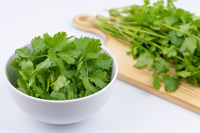 パクチーと三つ葉の香りサラダ〜減塩〜 by ぞうさんのお台所クックパッド簡単おいしいみんなのレシピが392万品