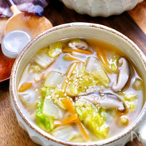 白菜としいたけ油揚げの和風スープ