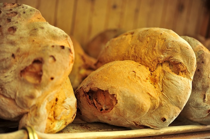 素朴でおおらかなイタリアパン ゴムべらで混ぜて、冷蔵庫でゆっくり発酵カリニ 彩 本通販Amazon