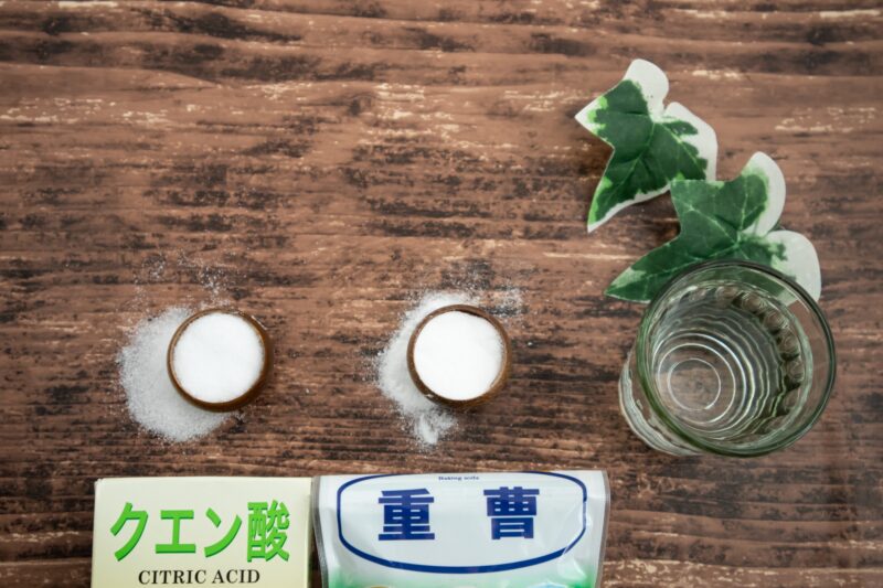 おっ！これは凄いぞ！, うちにはグリルがなくて, トースターで魚を焼いたら, いつまでも匂いがすごい, 食パンやいたら, 部屋中に魚の匂いが充満💦,そこで試しに, アルミホイルに, 梅酢1に対して水10倍くらい入れて, 3分ほどチーンしたら, あのく〜さい匂いが取れたわ！,やっぱクエン酸パワーすごいわ, AIにも聞いてみたから, 良かったら参考に, ▼ ▼ ▼,クエン酸で魚臭を消す方法 ,