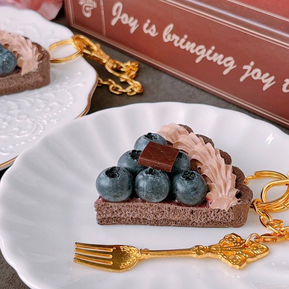 ミニストップ ガトーショコラタルトはパンとは思えない重厚感が魅力サンキュ