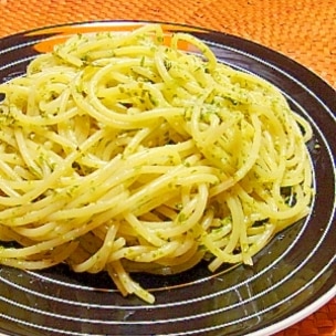 レシピ 177 サラダチキンをプラスして、ボリュームと風味もアップ「サラダチキンスモークのジェノベーゼ」 - ローソン高知ママクラブ