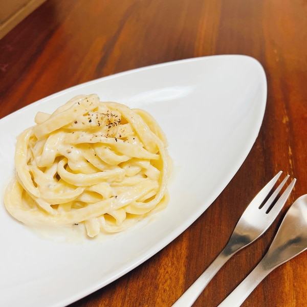 Amazon.co.jp: 成城石井 desica ゴルゴンゾーラ薫る濃厚クアトロフォルマッジ 110g パスタソース 生クリーム 化学調味料不使用: 食品・飲料・お酒