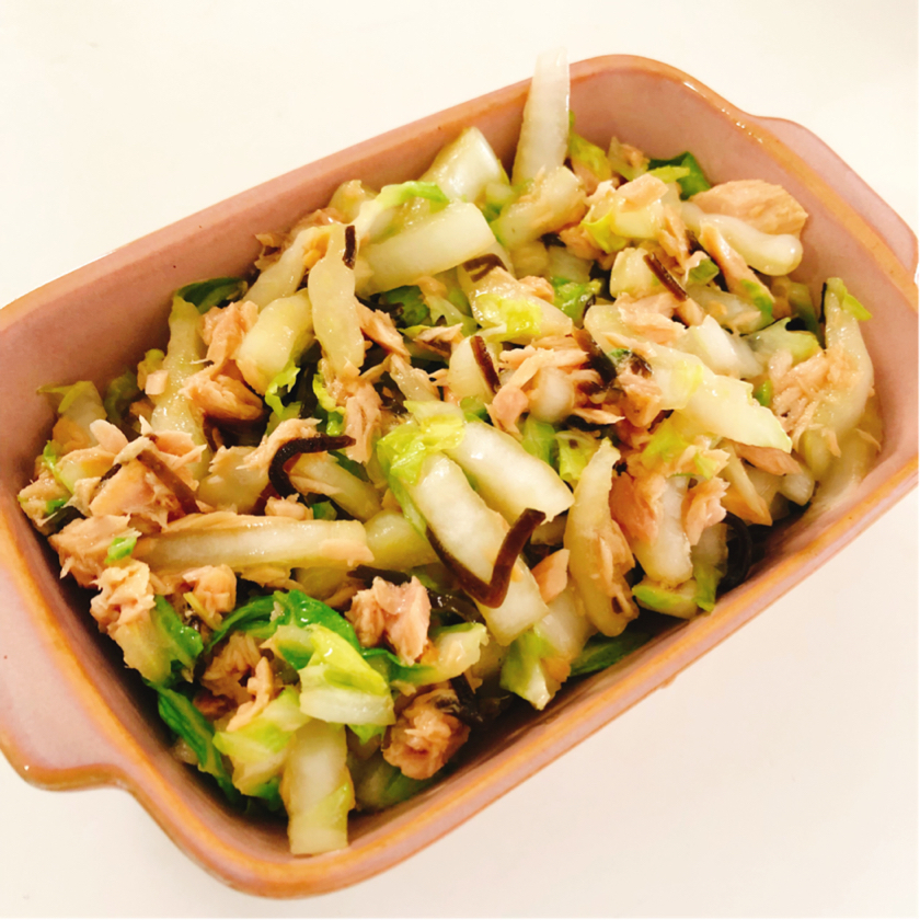 2 9 11:30-18:00 通常営業 和田明日香さんのレシピの 生白菜のサラダがとても簡単で美味しくて今までなぜそのまま食べなかったんだろうというくらい目から鱗のレシピでした✨ 白菜を切ったら、ツナ、ネギ、塩昆布をのっけてごま油、マヨ、ポン酢を混ぜたものをかける