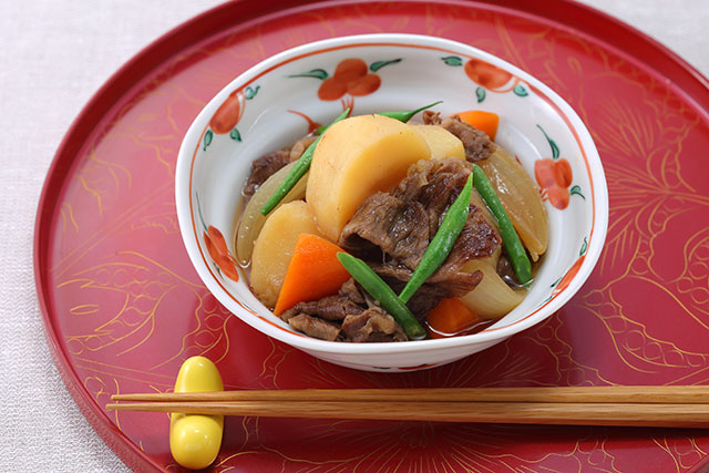 煮くずれなし。肉じゃがをきれいに仕上げるコツ、教えます