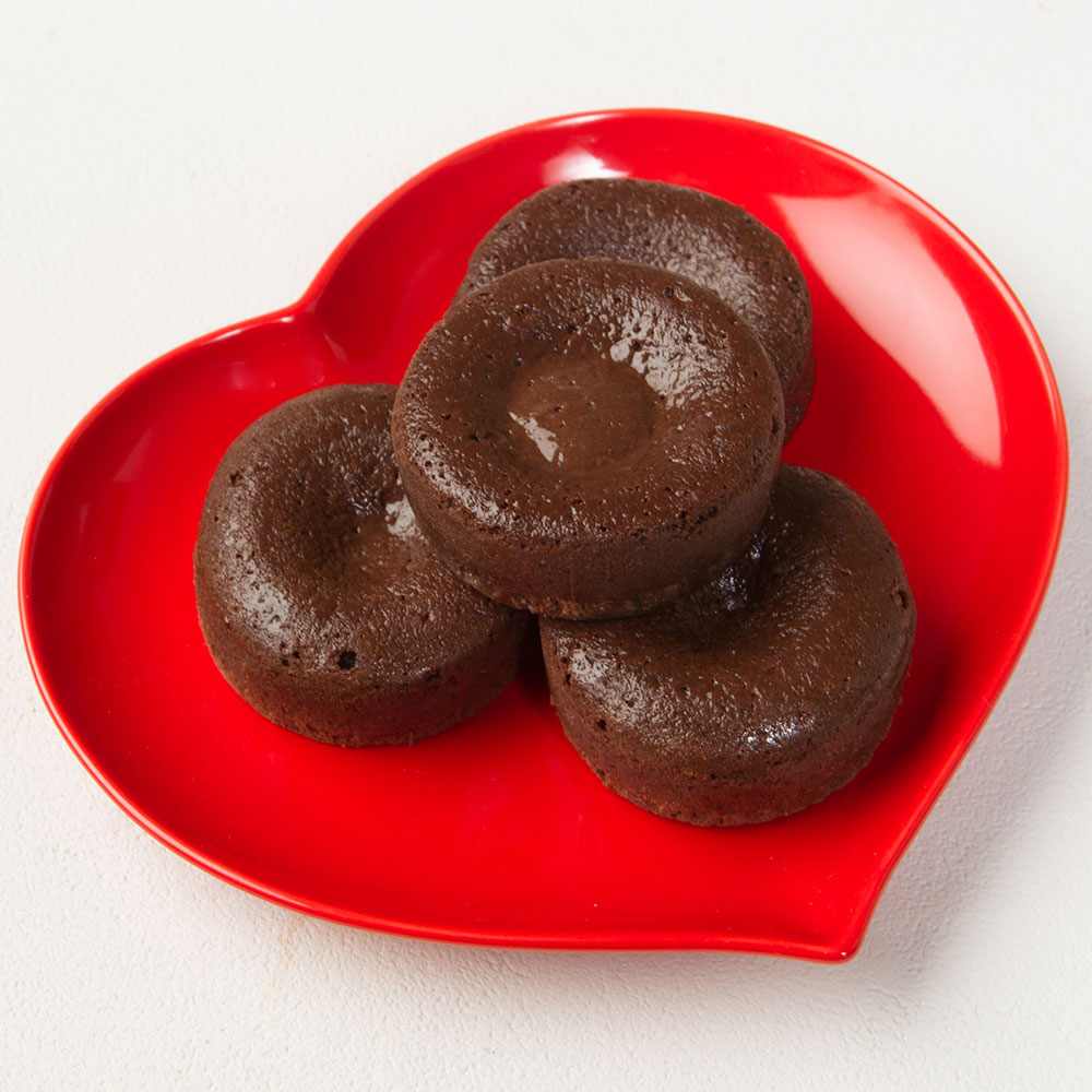 無印良品 レンジでフォンダンショコラ風にも！「生チョコ入りガトーショコラ」が罪深い美味しさタマゴノツブヤキ