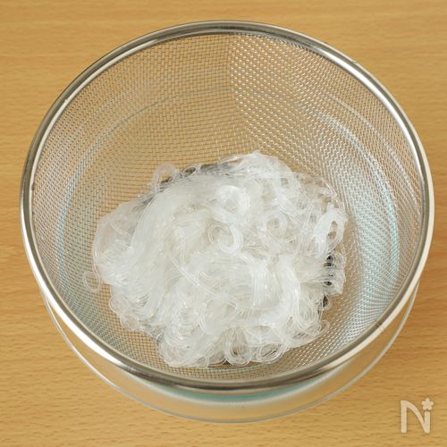 春雨を上手に使うコツは戻し方と水切りの方法にあり！？食・料理オリーブオイルをひとまわし