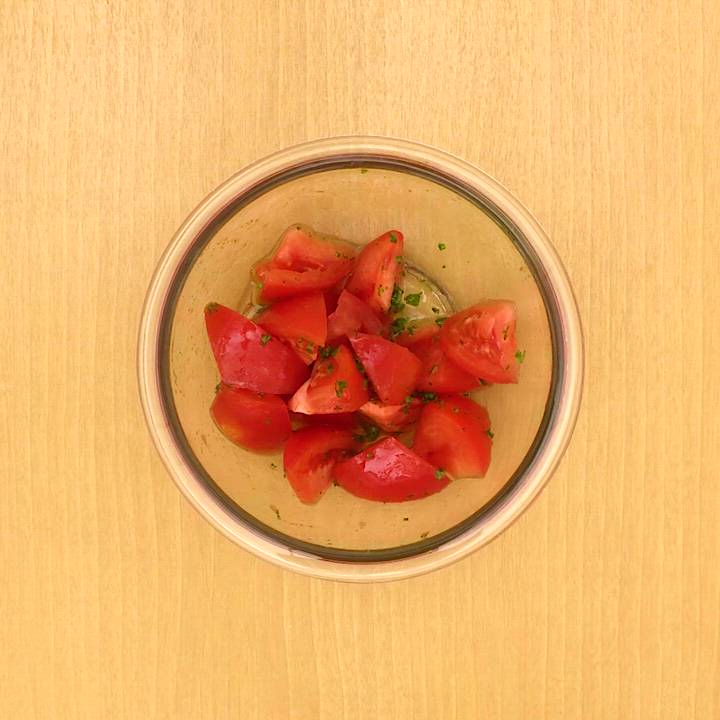 春キャベツとトマトのオリーブオイルおかか