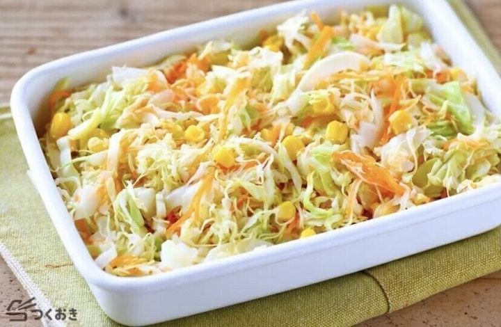 定番以外も！とんかつに合うおすすめの付け合せを一挙公開食・料理オリーブオイルをひとまわし