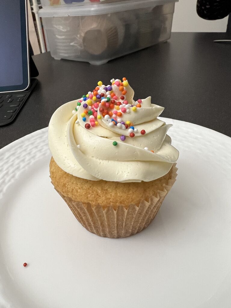 地元のスーパーマーケットでMariano'sでアメリカンなスイーツを～アメリカらしいマフィンやクッキーはお薦め、デコレーションケーキは