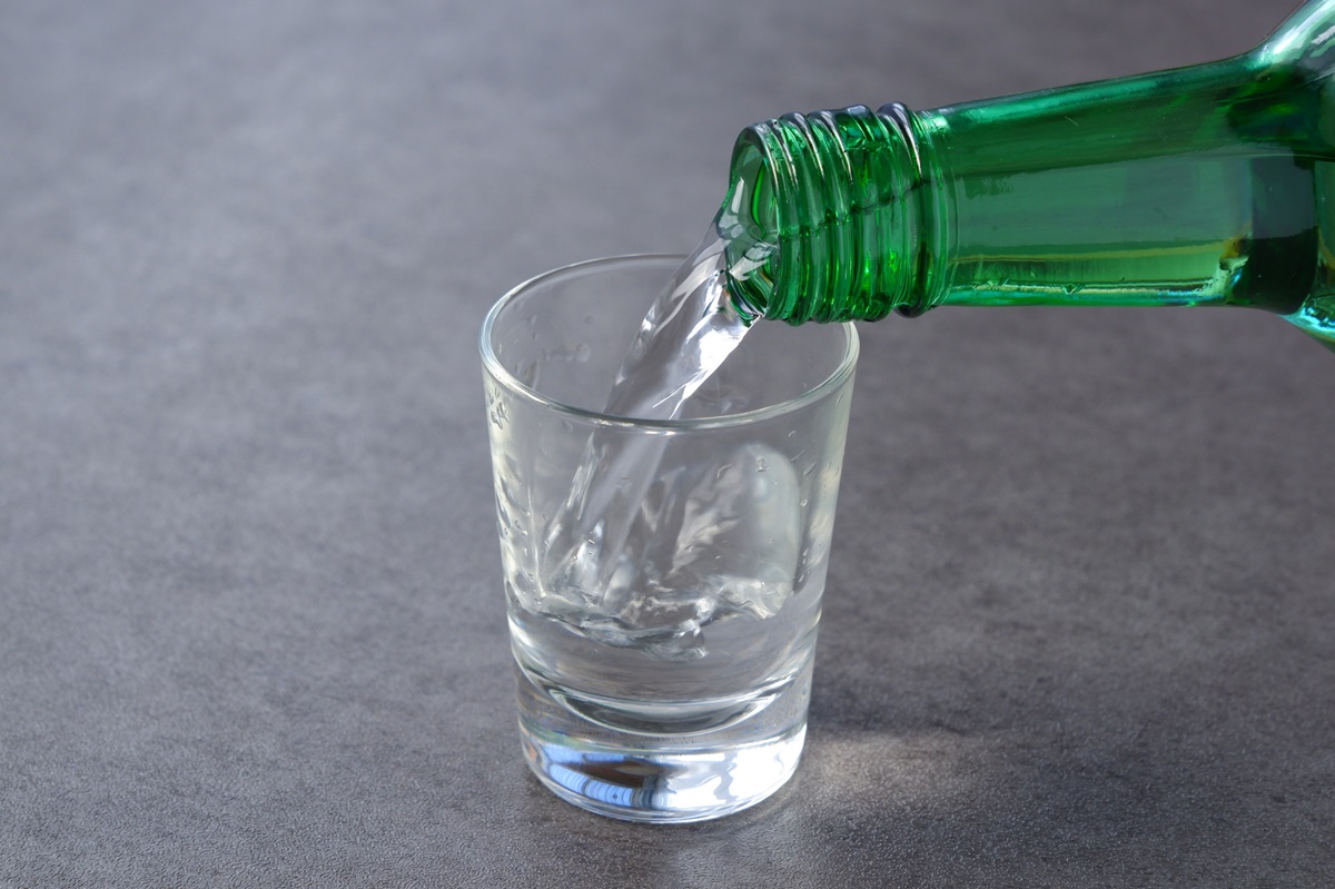 韓国在住ライターが解説 チャミスルってどんなお酒？おすすめの種類や本場の飲み方を徹底ガイドROOMIE ルーミー