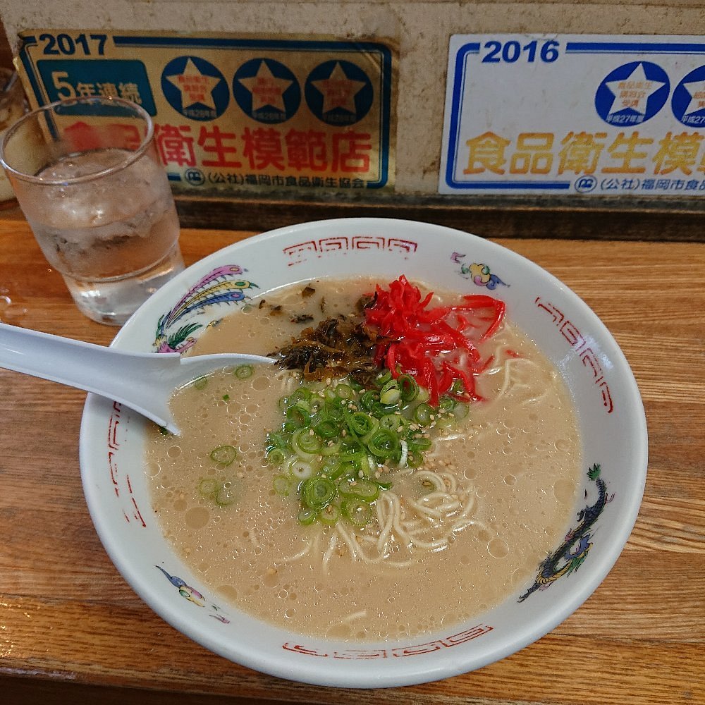 博多駅で時間の無い時でも名店の美味しいラーメンが食べられるんです! -匠本舗情報局 たくじょー!