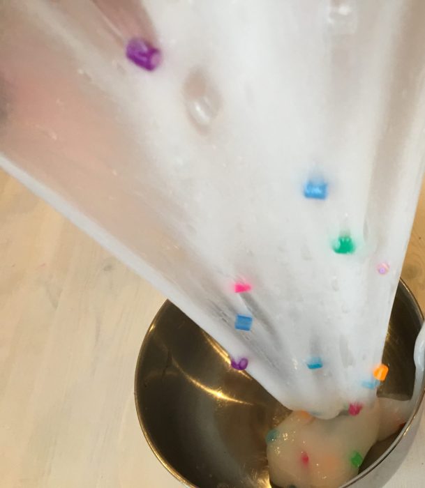 材料がない 洗濯のりなし ホウ砂なし 家にあるものでスライムの作り方