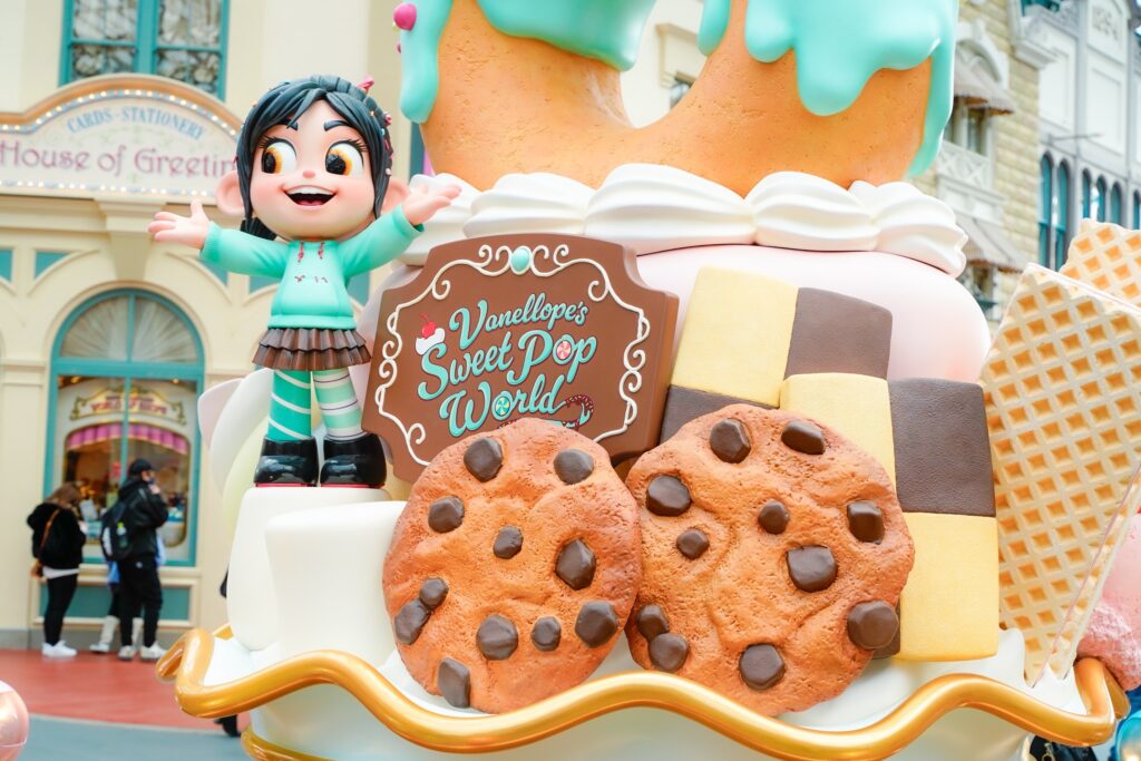 第3弾はシュガー・ラッシュ「ヴァネロペのスウィーツ・ポップ・ワールド」!東京ディズニーランド“ディズニー・パルパルーザ”まとめ