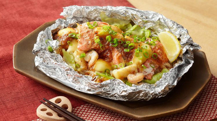 コク深い味わいがやみつき！ 鮭の味噌マヨホイル焼き