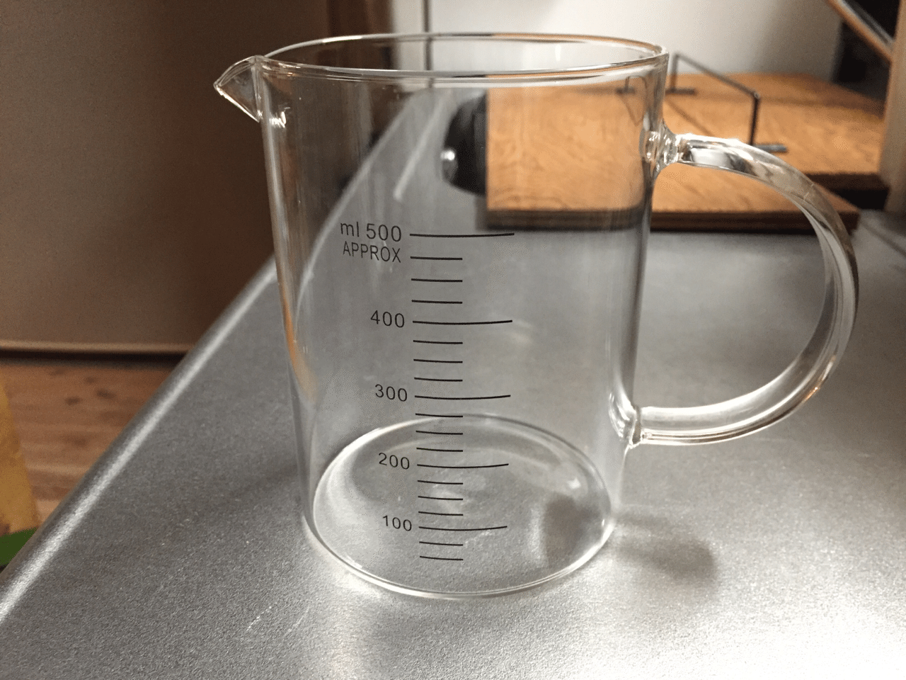 他社なら2000円ぐらいする商品が220円で買える!電子レンジでも使用可能な“耐熱ガラス ホウケイ酸ガラス ”を使った本格派 ダイソー『耐熱計量カップ・500mL』220円商品: はっしんの得する情報