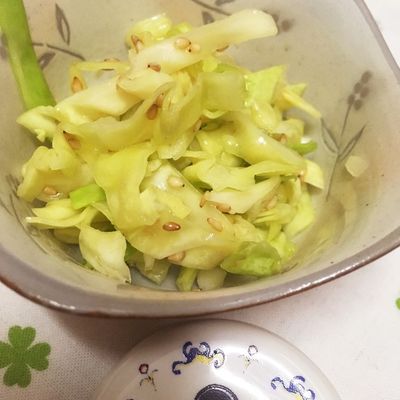 じゅ〜っと焼き上げればそれだけで絶品！「キャベツのステーキ」 - レタスクラブ