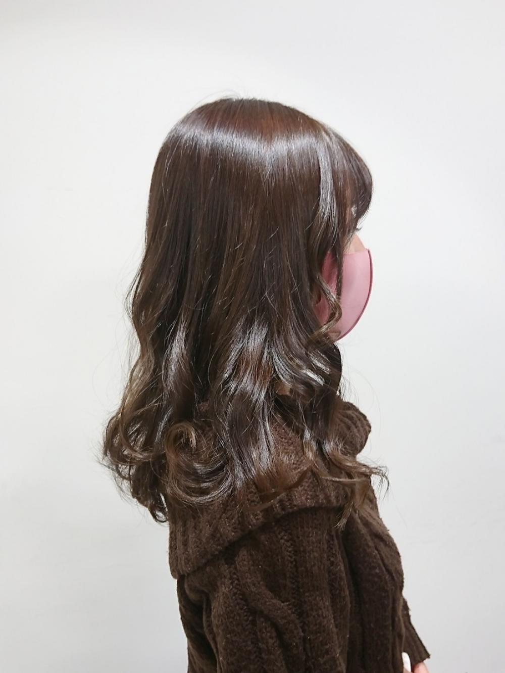 2025年のトレンドカラー⁉︎ チョコレートブラウン🍫 レシピぜひ参考にしてみてください❤️‍🔥 -————————————— 🎨@fey_wanami 📍 東京都表参道渋谷原宿rois -————————————— 他のレシピはこちら👇@ironowa.official 薬剤選定の3STEP STEP1 目的色を決める 作り