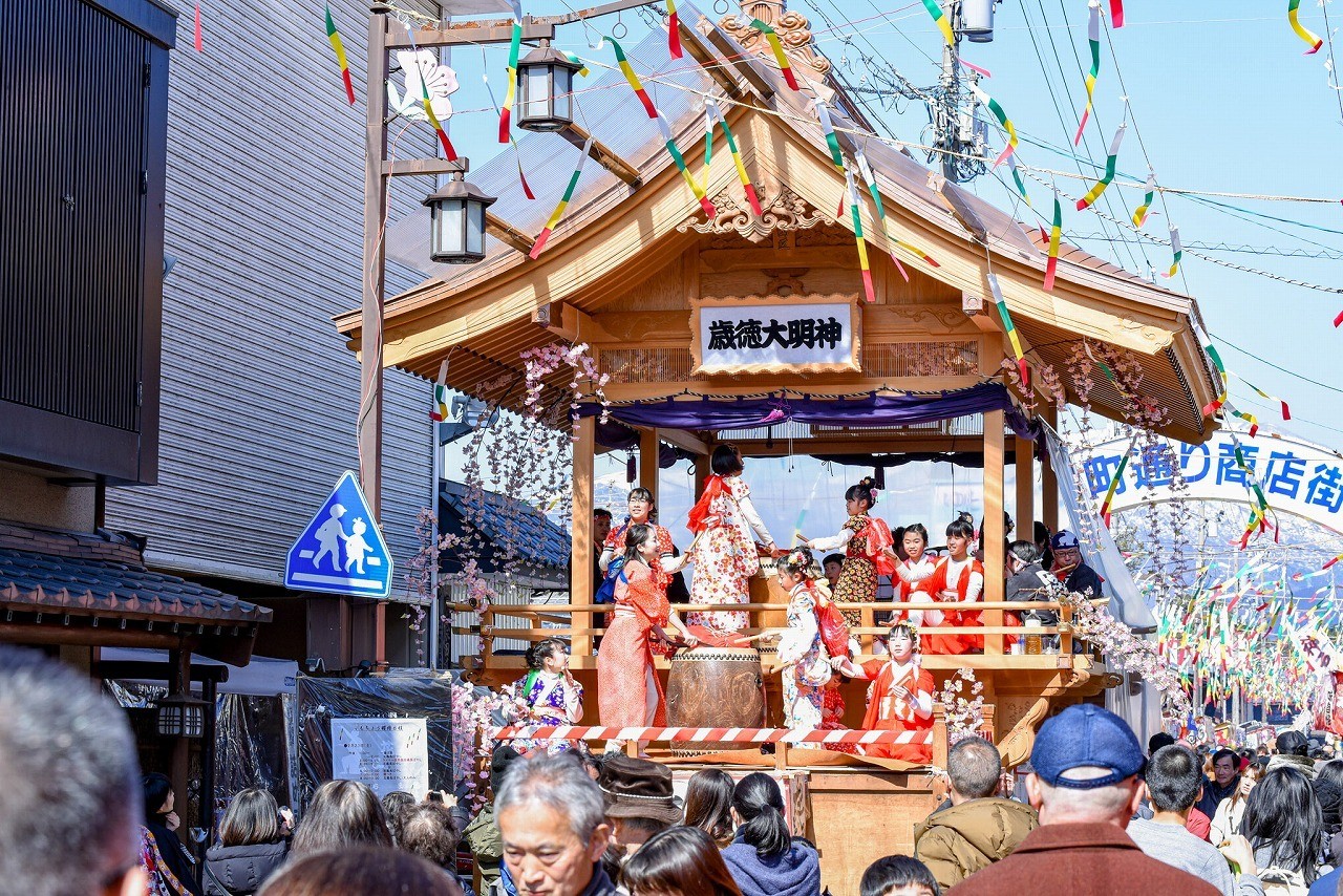 外国人をとりこにする越前大仏の魅力とは…「ほぼ毎日どこかの国から」人気 福井県勝山市、滞在時間が24倍増の調査も | 経済