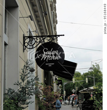 7 件の素敵な「カフェ 看板」のアイデアを今すぐ保存看板 デザイン、看板、カフェ 看板 など