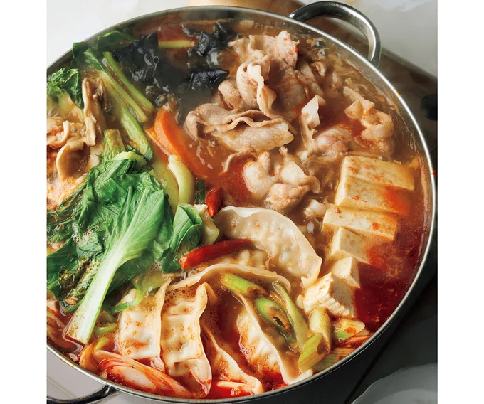 秋冬にぴったり！料理研究家リュウジ監修の鍋スープ2種類が新発売 - macaroni