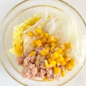 じゃがいもとツナマヨコーンのクリスピーピザ