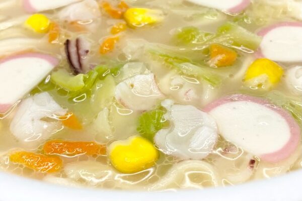 日清どん兵衛×韓国！新作「旨辛海鮮チャンポン味うどん」「甘辛ヤンニョムチキン味焼うどん」を実食！ 相場一花- エキスパート - Yahoo!ニュース