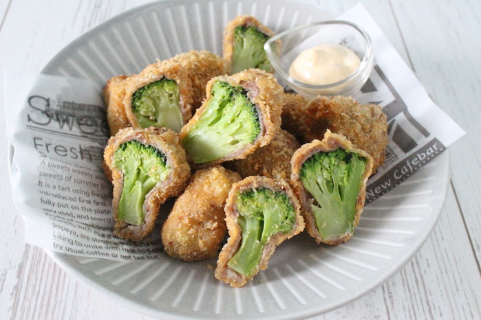 みそとケチャップ、冷凍ブロッコリーと厚揚げで「辛みそケチャ炒め」ビールを呼ぶおつまみレシピ ヤスナリオ- メシ通ホットペッパーグルメ