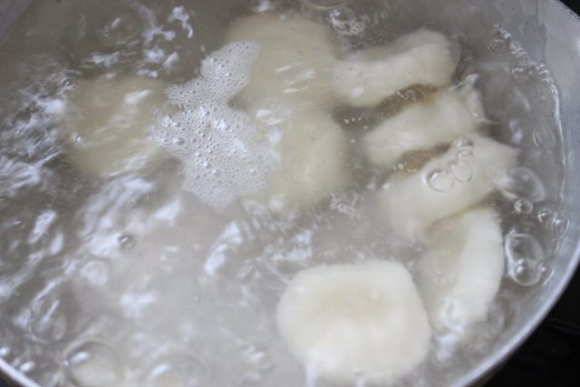 美味しい白玉の作り方と、固くならない保存方法白玉ニョッキ、アジアンデザート風、磯辺焼き風のアレンジも！HugKum はぐくむ