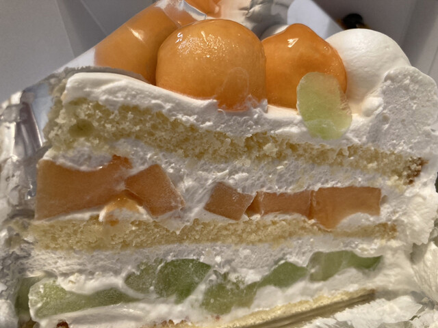 ハーブスのメロンケーキ、今年も最高でした。kathy